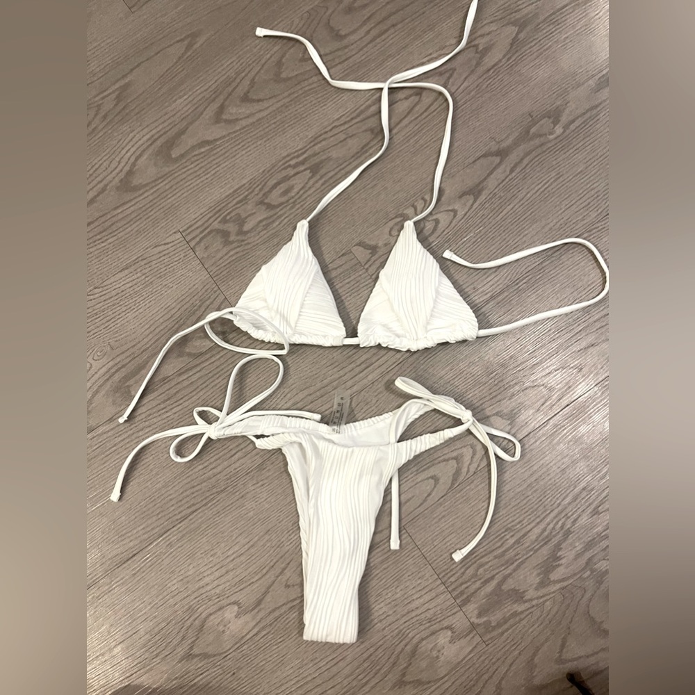 Textured white swim